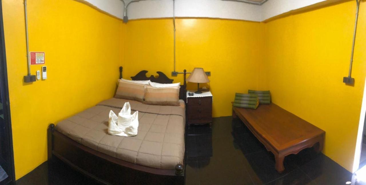 Baan Lung Poshtel 旅馆 *